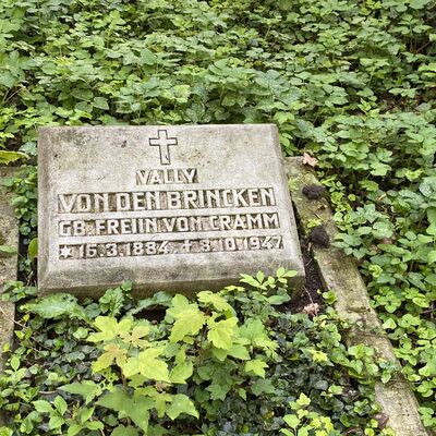 Bild vergr&ouml;&szlig;ern: Schlosspark Friedhof4