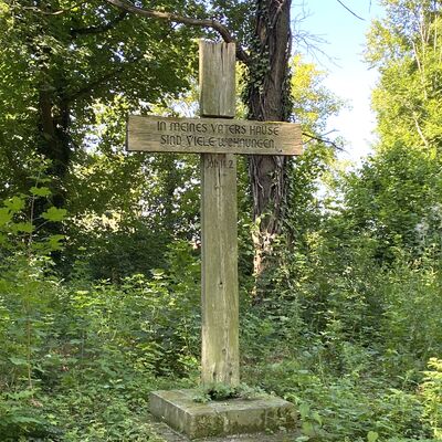 Bild vergr&ouml;&szlig;ern: Schlosspark Friedhof6
