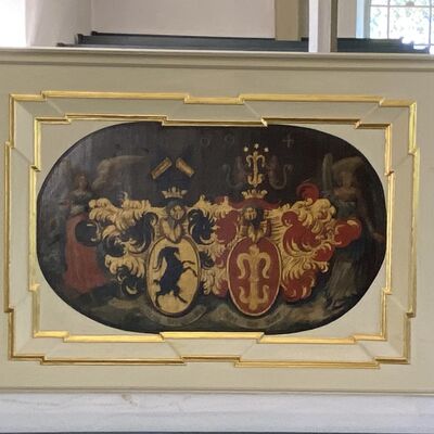Bild vergr&ouml;&szlig;ern: St.Johannis Westprieche li. Wappen v.Steinberg_Korff