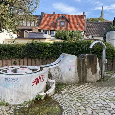 Bild vergr&ouml;&szlig;ern: Wasserlehrpfad5Brunnen
