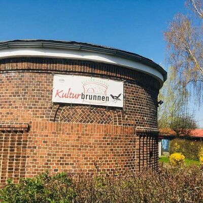 Bild vergr&ouml;&szlig;ern: Algermissener Kulturbrunnen