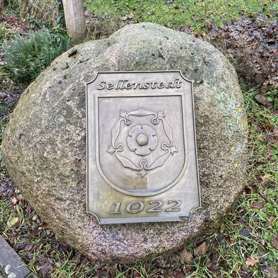 Bild vergr&ouml;&szlig;ern: Gedenkstein_1000Jahre