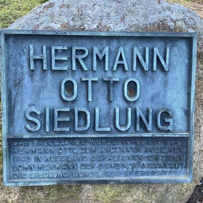 Bild vergr&ouml;&szlig;ern: GedenksteinHermannOttoSiedlung