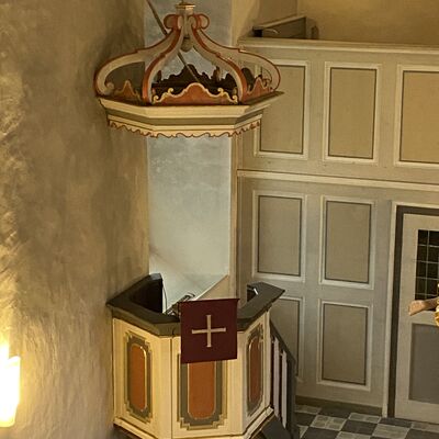 Bild vergr&ouml;&szlig;ern: St.Peter.u.PaulKanzel3