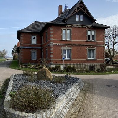 Bild vergr&ouml;&szlig;ern: Gedenkstein2