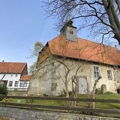 Bild vergr&ouml;&szlig;ern: Marienkapelle_mit_alter_Schule