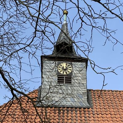 Bild vergr&ouml;&szlig;ern: MarienkapelleDachreiter_mit_Uhr