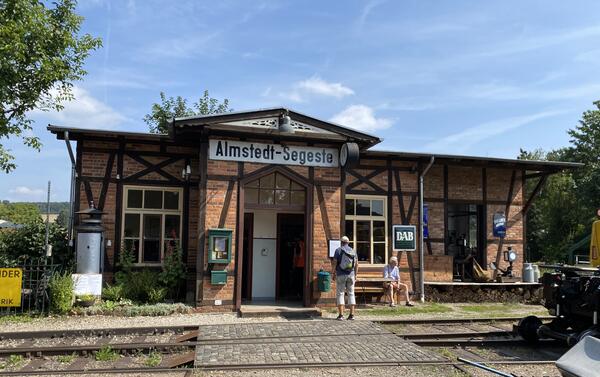 Bild vergr&ouml;&szlig;ern: Bhf_Almstedt_Segeste38