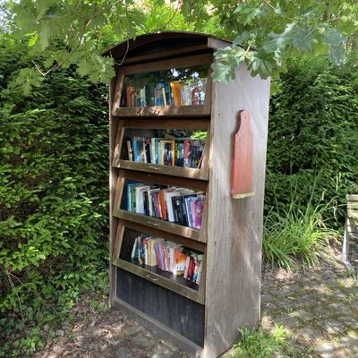 Bild vergr&ouml;&szlig;ern: Gro&szlig;_(B&uuml;cherschrank)