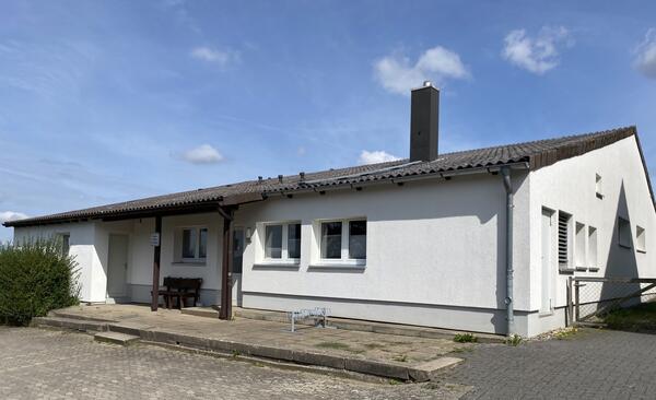 Bild vergr&ouml;&szlig;ern: Gro&szlig;_(Sportvereinsheim)