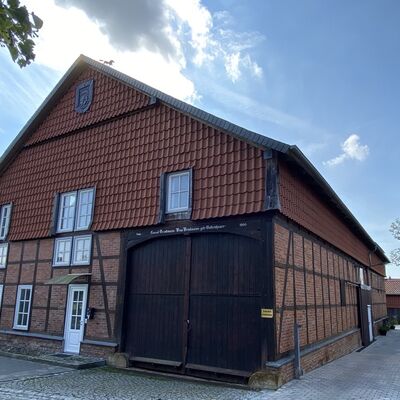 Bild vergr&ouml;&szlig;ern: Gro&szlig;_(Wappen_Scheune_Brinkmann)