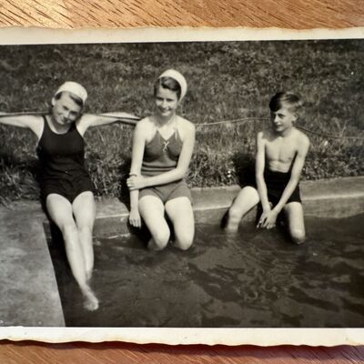 Bild vergr&ouml;&szlig;ern: Badeanstalt1951_2_Foto_privat