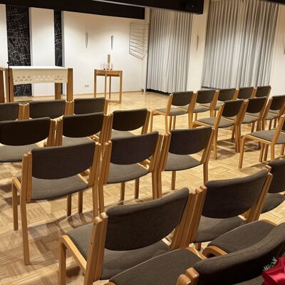 Bild vergr&ouml;&szlig;ern: Evangelische_Kirche_Innenraum