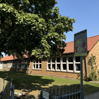 Bild vergr&ouml;&szlig;ern: Grundschule_Seitenansicht