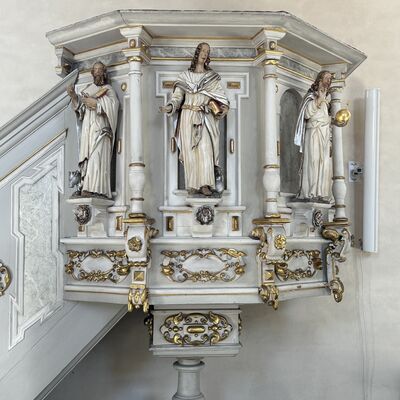 Bild vergr&ouml;&szlig;ern: Katholische_Kirche_Kanzel