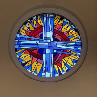 Bild vergr&ouml;&szlig;ern: Friedhofskapelle_Fenster