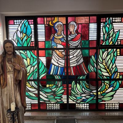 Bild vergr&ouml;&szlig;ern: Kath._Kirche_Fenster_beim_Beichtzimmer