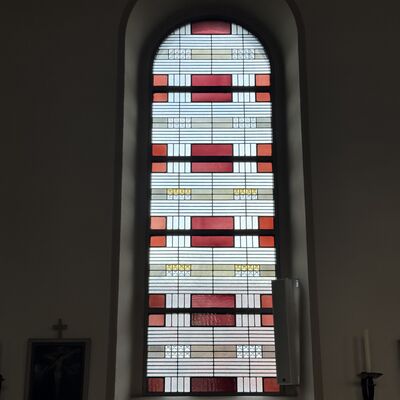 Bild vergr&ouml;&szlig;ern: Katholische_Kirche_Seitenfenster