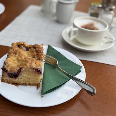 Bild vergr&ouml;&szlig;ern: S&ouml;hrer_Forsthaus_Kaffee_und_Kuchen