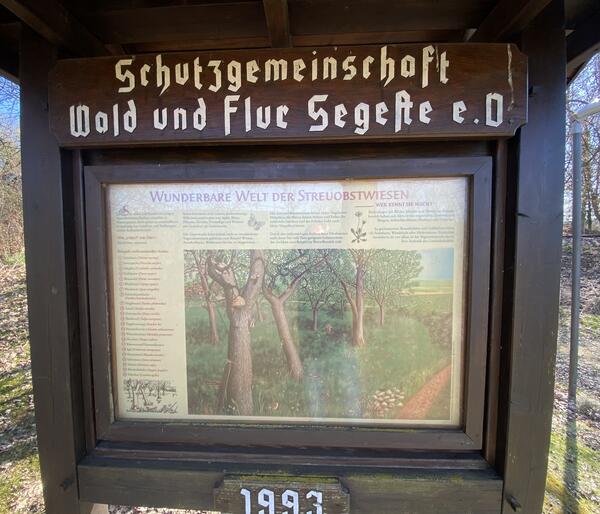 Bild vergr&ouml;&szlig;ern: StreuobstwieseGrillplatz6