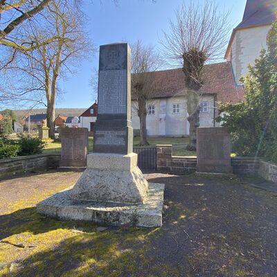 Bild vergr&ouml;&szlig;ern: Ehrenmale