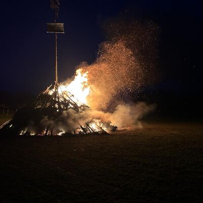 Bild vergr&ouml;&szlig;ern: Osterfeuer6