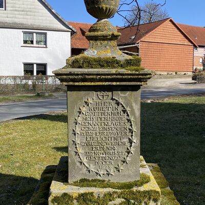 Bild vergr&ouml;&szlig;ern: St.Bartholom&auml;usGrabsteinKlages1