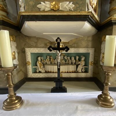 Bild vergr&ouml;&szlig;ern: St.Bartholom&auml;usKanzelaltarAbendmahlsgruppe1