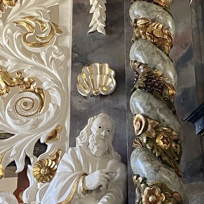 Bild vergr&ouml;&szlig;ern: St.Bartholom&auml;usKanzelaltarVerzierungen