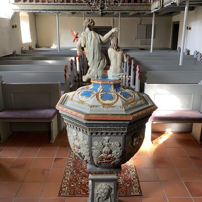 Bild vergr&ouml;&szlig;ern: St.Bartholom&auml;usTaufstein3