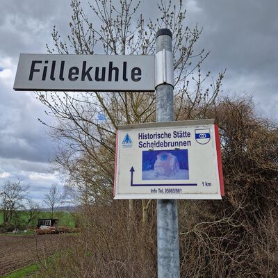 Bild vergr&ouml;&szlig;ern: WegweiserScheidebrunnen2