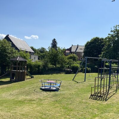 Bild vergr&ouml;&szlig;ern: Spielplatz_Am_Thie1