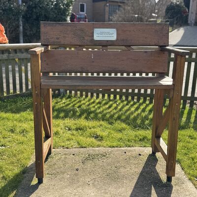 Bild vergr&ouml;&szlig;ern: Boulbahnbaumelbank_am Pfarrhaus