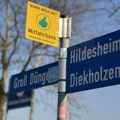 Bild vergr&ouml;&szlig;ern: Bushaltestelle_Mitfahrbank1