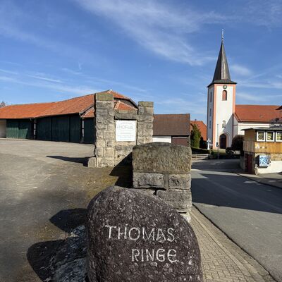 Bild vergr&ouml;&szlig;ern: Hofbutik_mit_Kirche