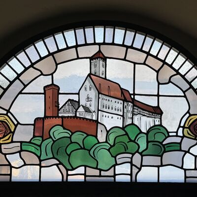 Bild vergr&ouml;&szlig;ern: Kirche_Rundfenster1