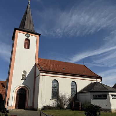 Bild vergr&ouml;&szlig;ern: Kirche