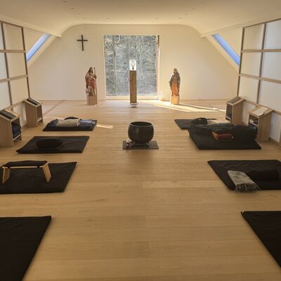 Bild vergr&ouml;&szlig;ern: Kloster_Romuald_Meditationsraum1