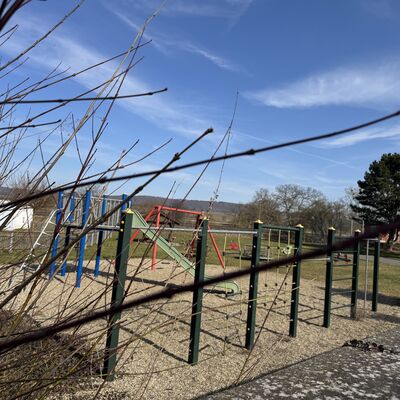 Bild vergr&ouml;&szlig;ern: Spielplatz_am_Pfarrhaus2