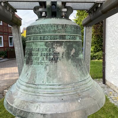 Bild vergr&ouml;&szlig;ern: St.Lucia alte Glocke