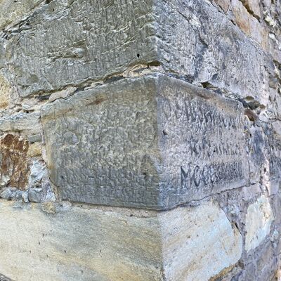 Bild vergr&ouml;&szlig;ern: Kirche St.Cosmas u. Damian-Jahreszahl Turm- 1433_2