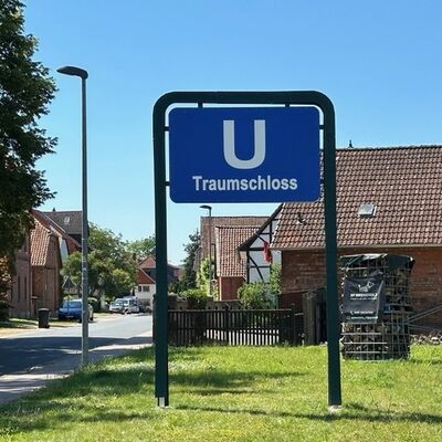 Bild vergr&ouml;&szlig;ern: U Bahn Schild R&ouml;ssing