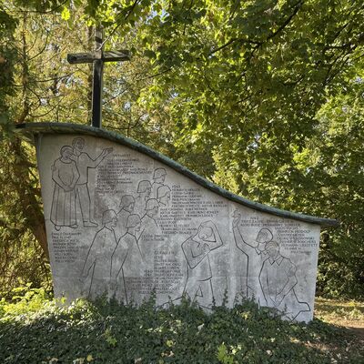 Bild vergr&ouml;&szlig;ern: Alter_Friedhof_Kriegerdenkmal_2.Weltkrieg