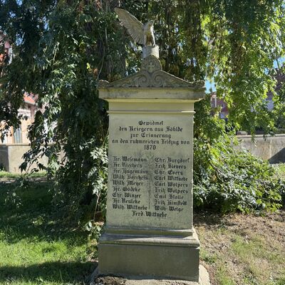 Bild vergr&ouml;&szlig;ern: Alter_Friedhof_Kriegerdenkmal_1870