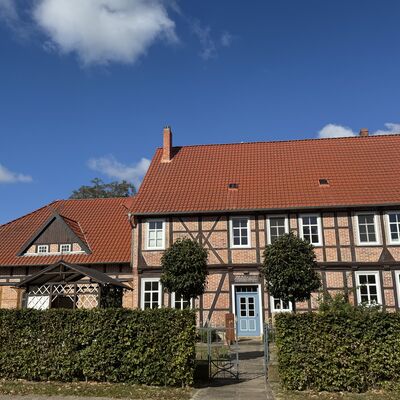 Bild vergr&ouml;&szlig;ern: Bauernhaus_am_Friedhof_Denbkmalschutz