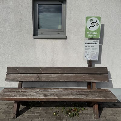 Bild vergr&ouml;&szlig;ern: Mitfahrbank1