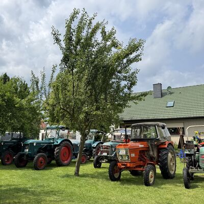 Bild vergr&ouml;&szlig;ern: M&uuml;hlentag_und_Oldtimer