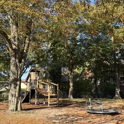 Bild vergr&ouml;&szlig;ern: Spielplatz_Martin_Luther_Stra&szlig;e