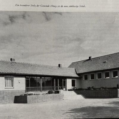 Bild vergr&ouml;&szlig;ern: ehem.Dorfschule 1958