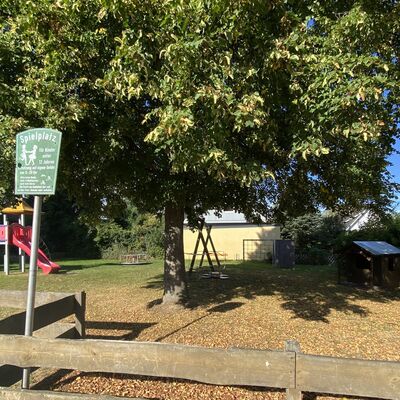 Bild vergr&ouml;&szlig;ern: Spielplatz